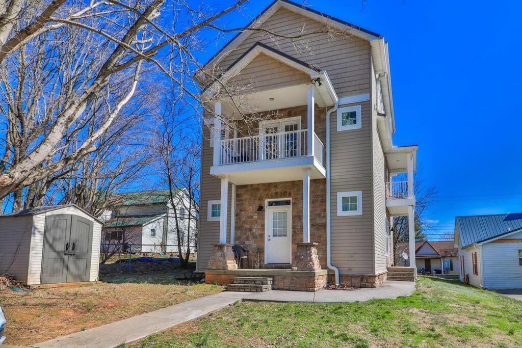 Skinny Big House In Jefferson City Kültér fotó