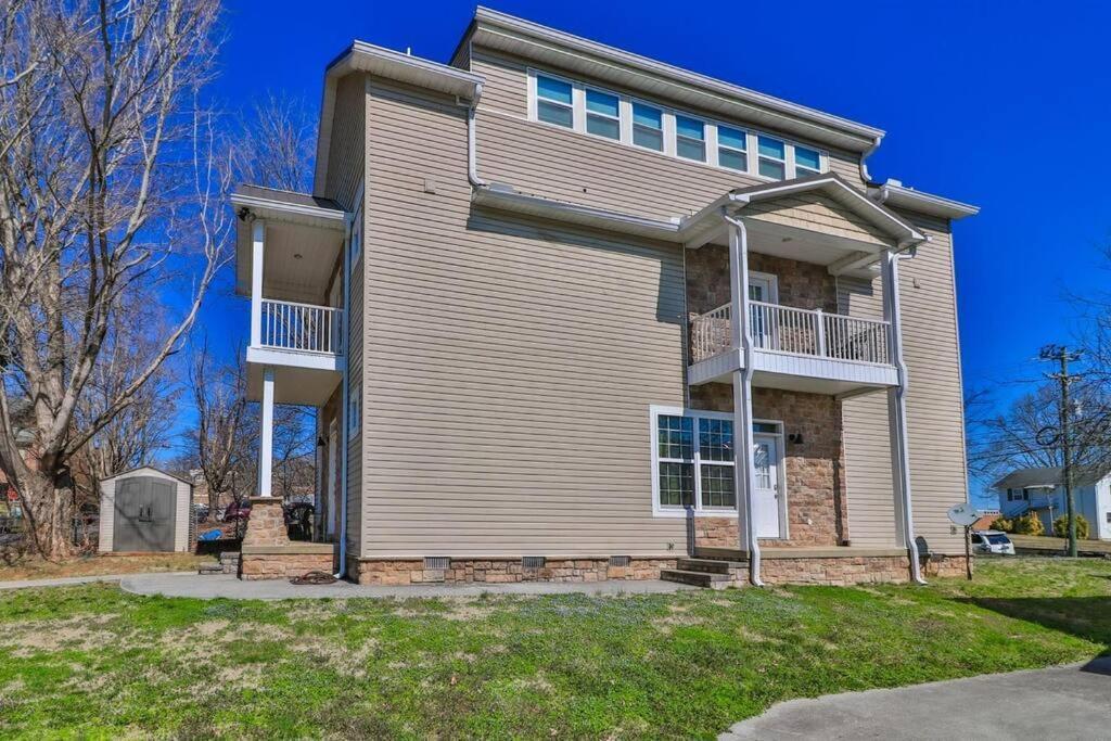 Skinny Big House In Jefferson City Kültér fotó